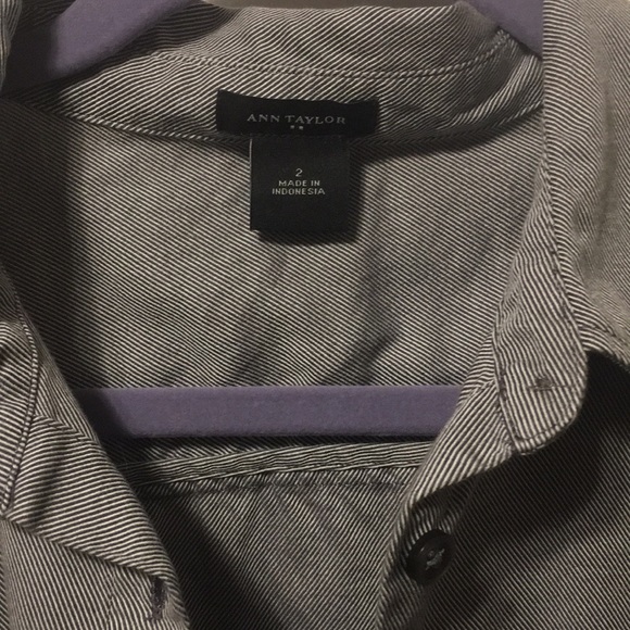 Button up blouse - Picture 2 of 2